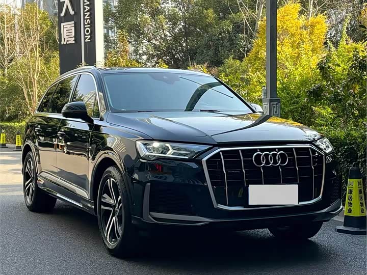 Фото 3 - Audi Q7