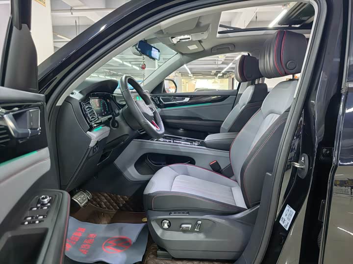 Photo 4 - Volkswagen Teramont X