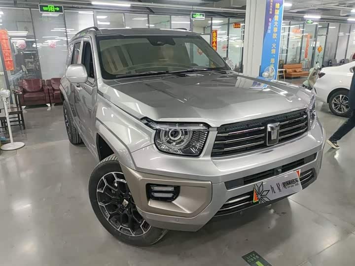 Photo 2 - Tank 700 Hybrid