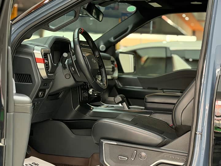 Photo 6 - Ford F-150 Raptor