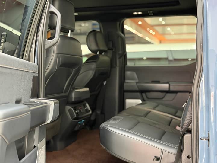 Photo 9 - Ford F-150 Raptor