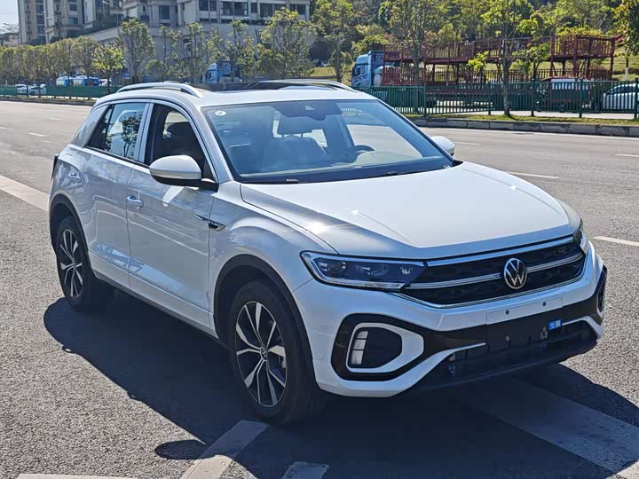 Фото 3 - Volkswagen T-Roc