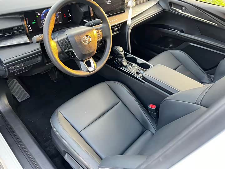 Фото 7 - Toyota Camry