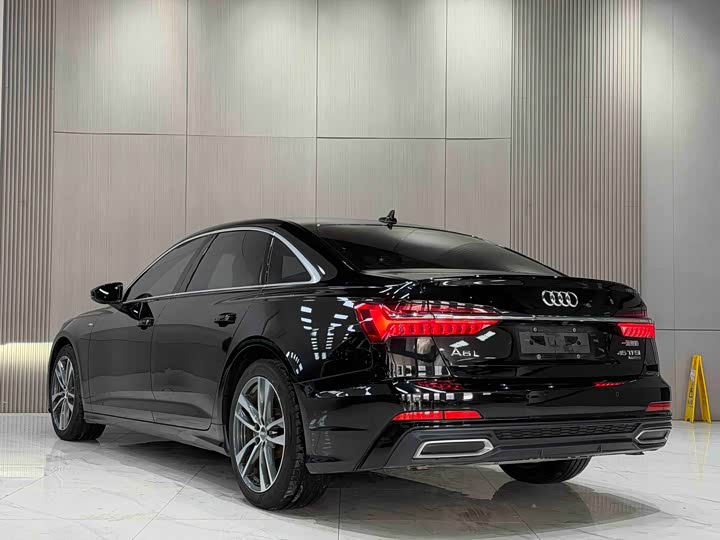 Фото 4 - Audi A6L