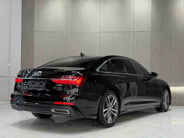 Фото 5 - Audi A6L