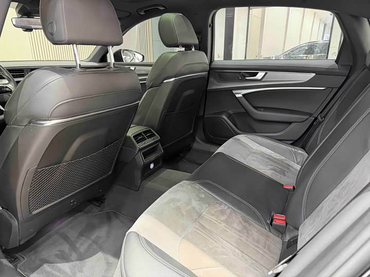 Фото 8 - Audi A6L