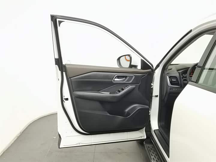 Фото 8 - Nissan X-Trail