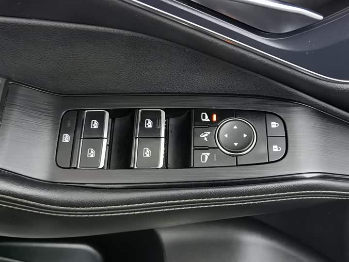 Фото 9 - Nissan X-Trail