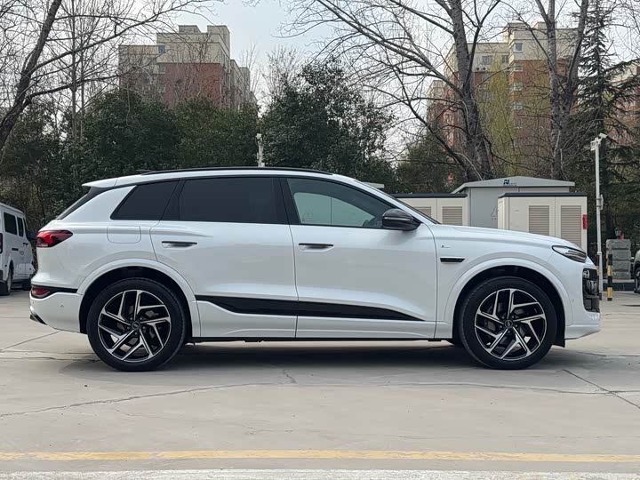 Фото 7 - Audi Q6L e-tron