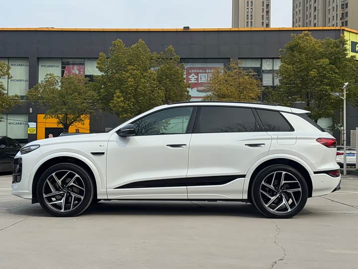 Фото 8 - Audi Q6L e-tron