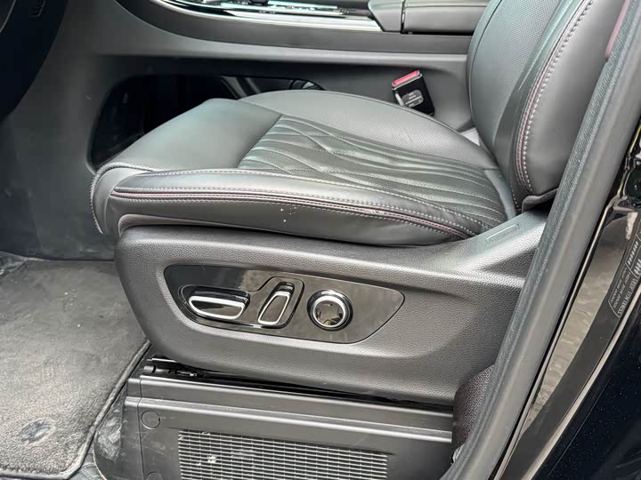 GAC Trumpchi M8 2024 2024款 大师系列 400T 尊贵版