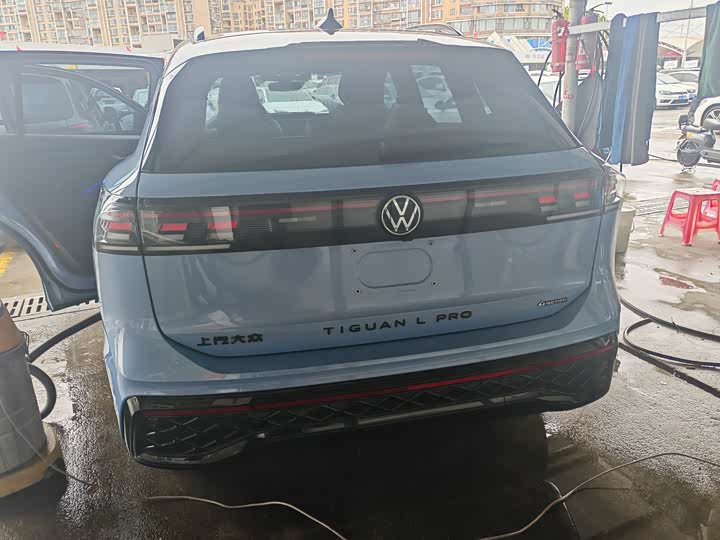 Фото 8 - Volkswagen Tiguan L Pro