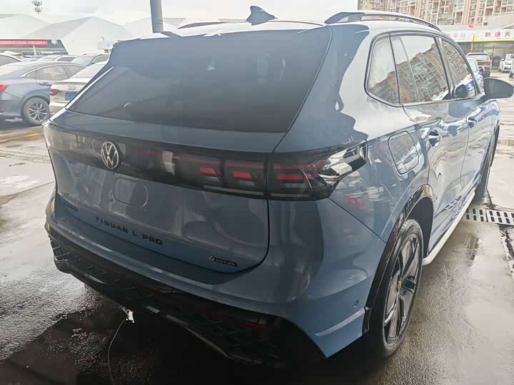 Фото 9 - Volkswagen Tiguan L Pro