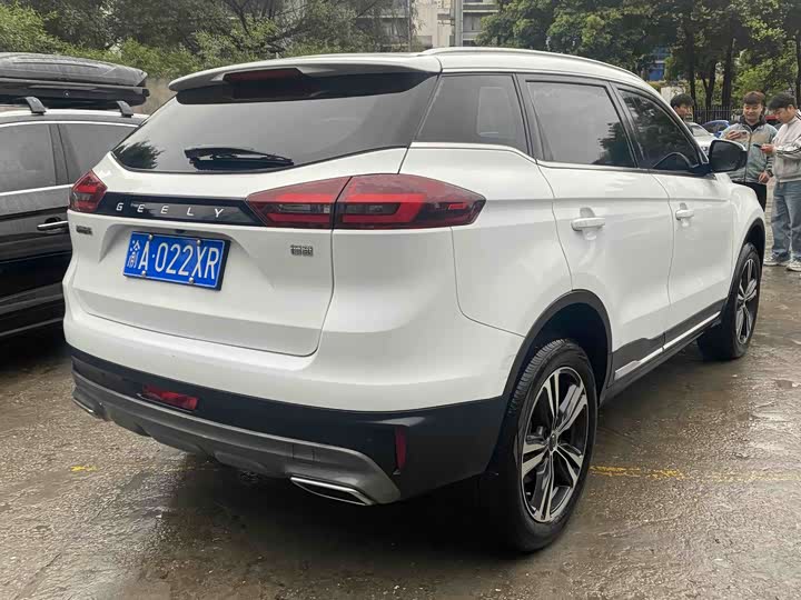 Фото 2 - Geely Atlas