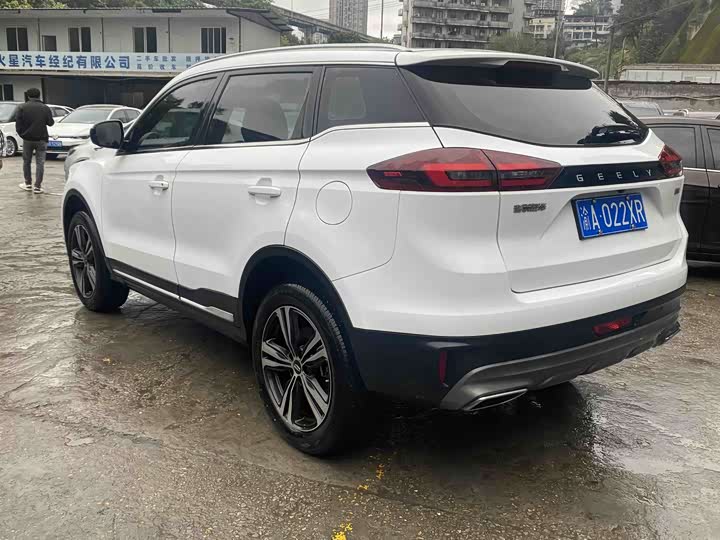 Фото 4 - Geely Atlas