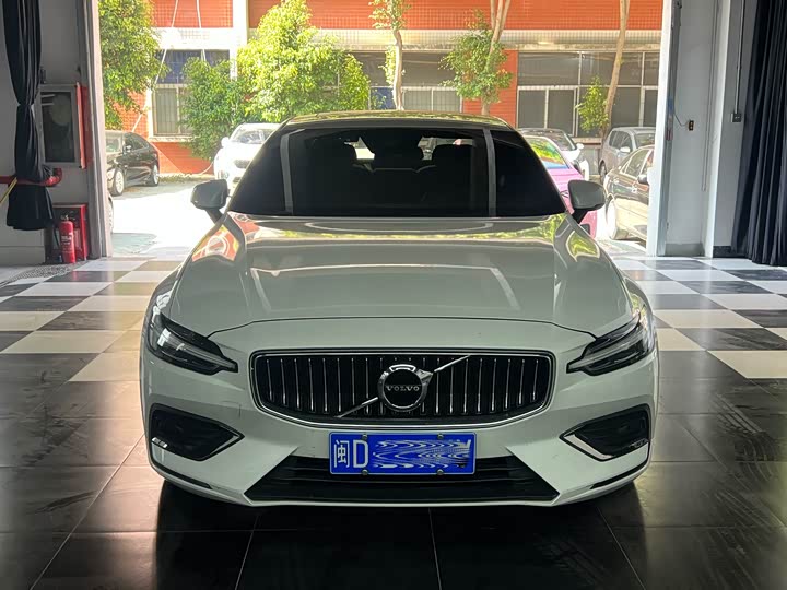 Фото 2 - Volvo S60