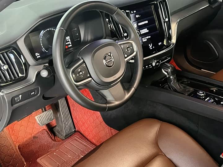 Фото 7 - Volvo S60