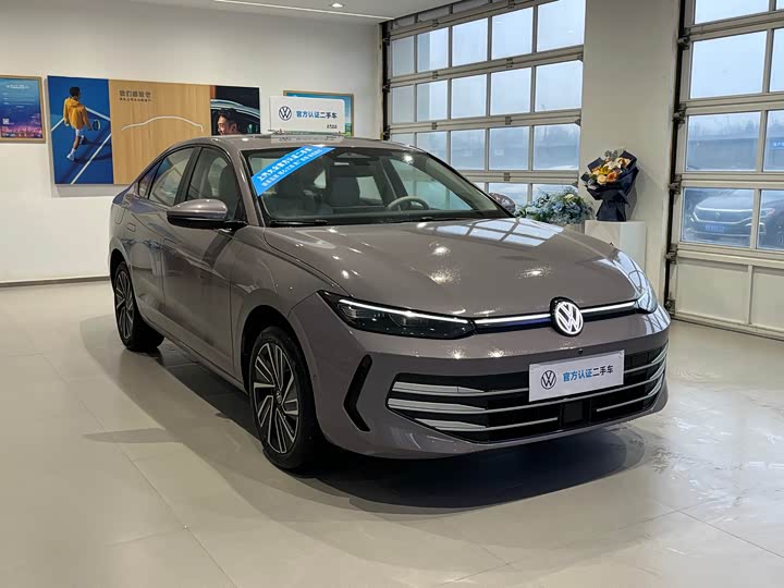 Photo 3 - Volkswagen Lavida