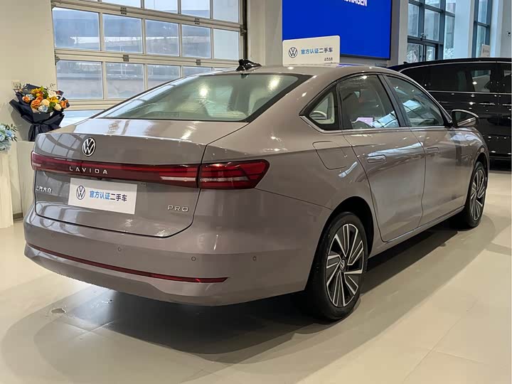 Photo 7 - Volkswagen Lavida