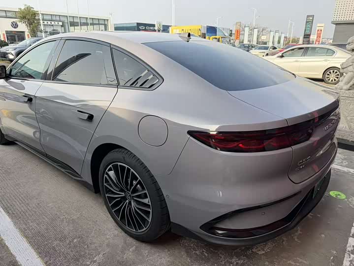 Фото 2 - BYD Han