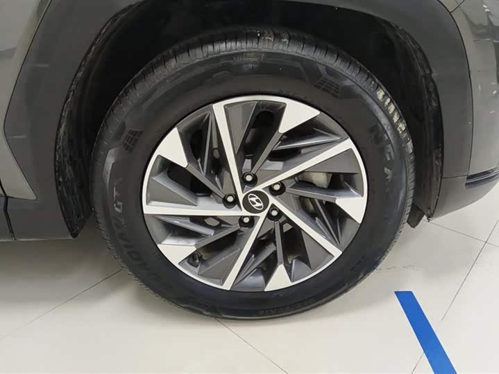 Фото 6 - Hyundai Tucson L