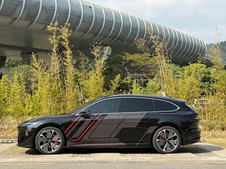 Фото 3 - Nio ET5T