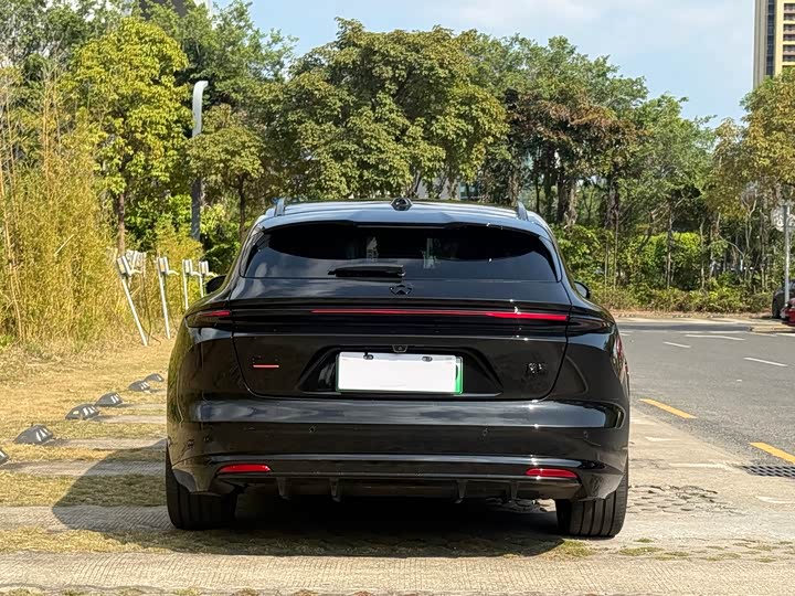 Фото 8 - Nio ET5T