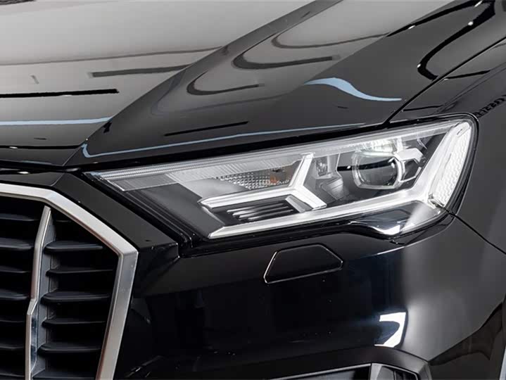 Фото 5 - Audi Q7