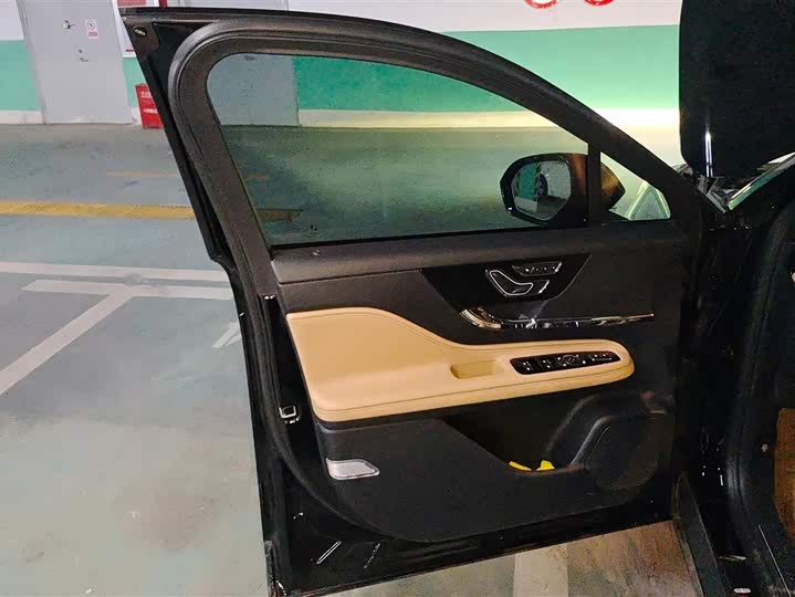 Фото 7 - Lincoln Corsair