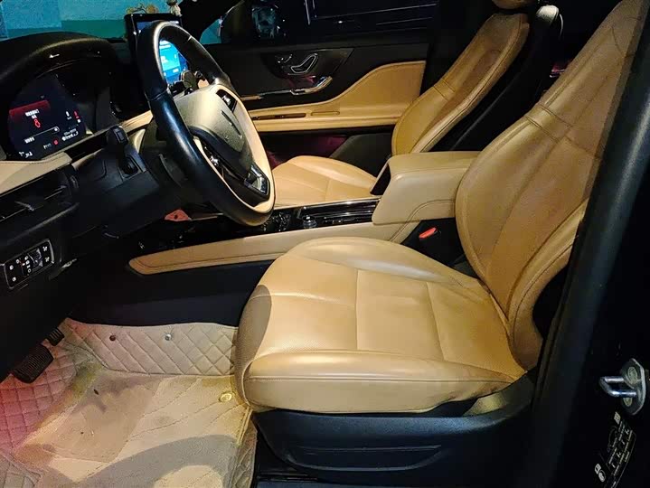 Фото 9 - Lincoln Corsair