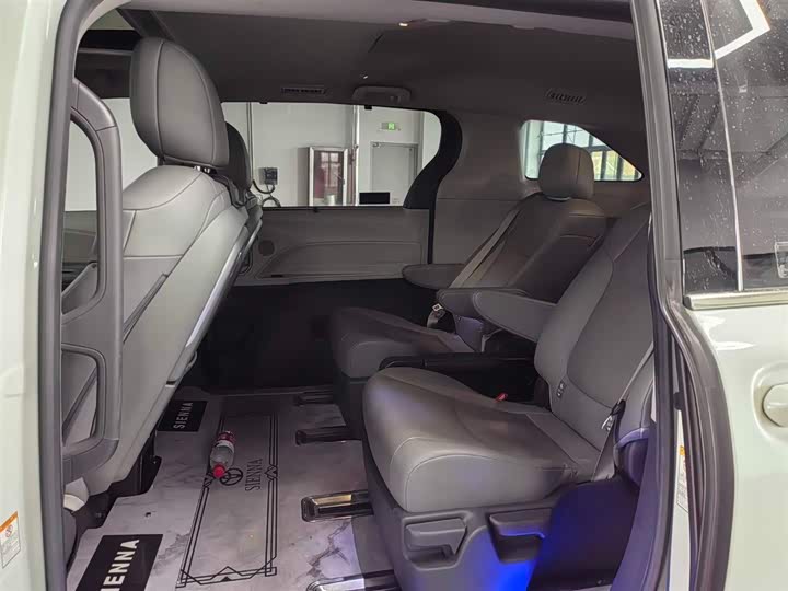 Toyota Sienna 2021 2021款 2.5L混动 豪华版