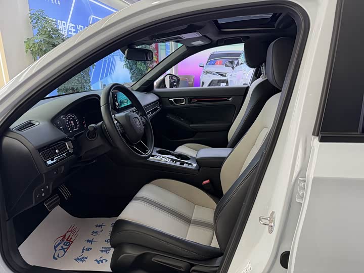 Фото 4 - Honda Civic