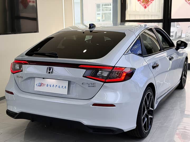 Фото 8 - Honda Civic