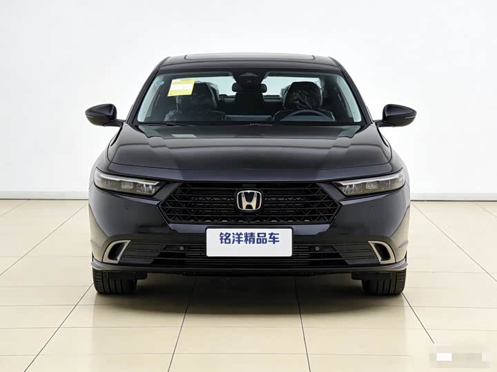 Фото 2 - Honda Accord