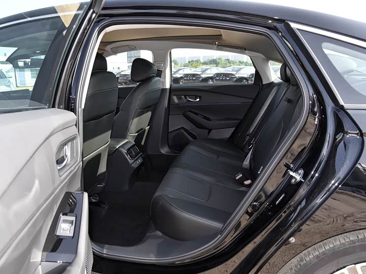 Фото 9 - Honda Accord