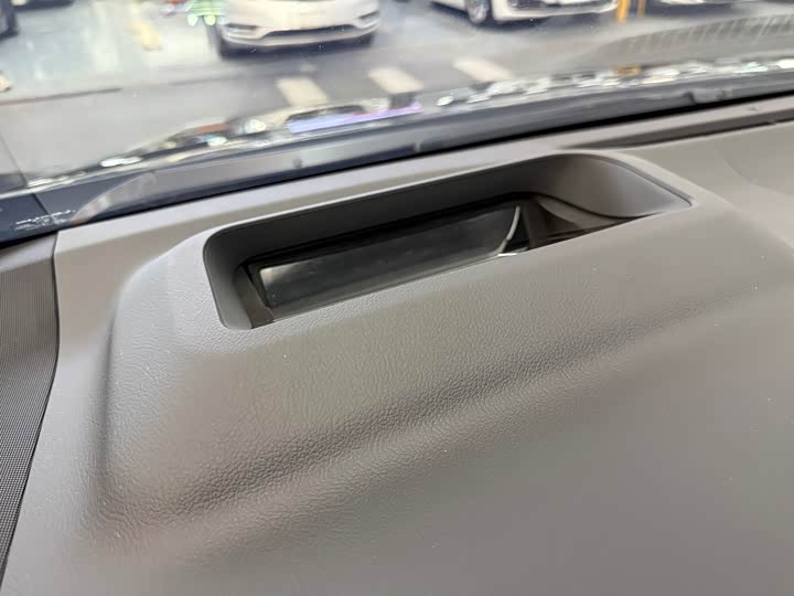 Фото 7 - Lexus LM