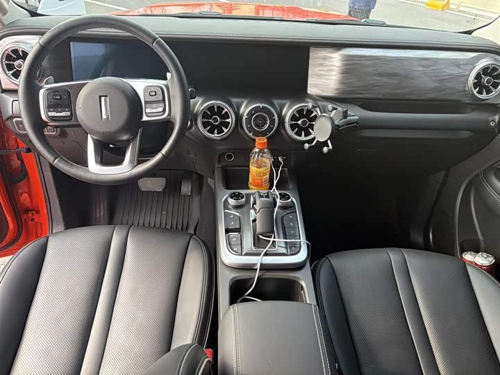 Фото 4 - Tank 300