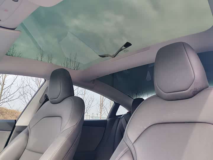 Фото 9 - Tesla Model 3