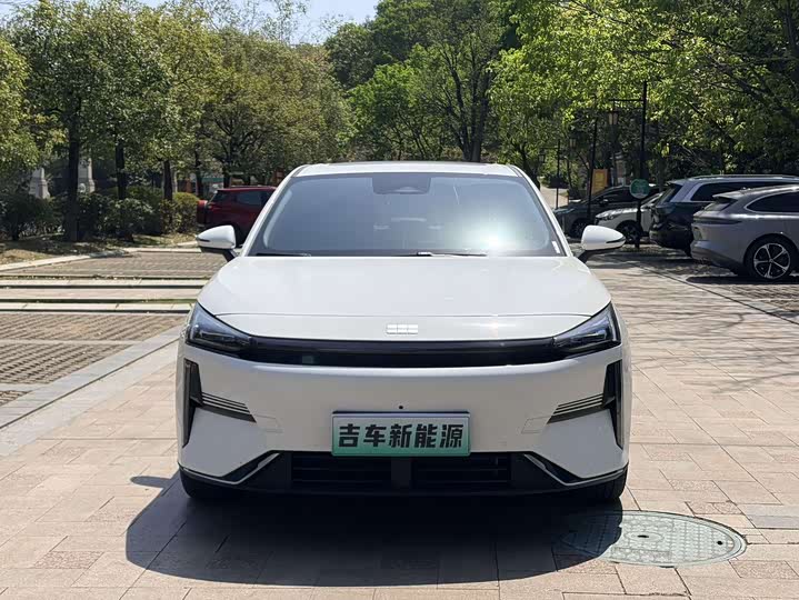 Photo 2 - Geely Galaxy L6