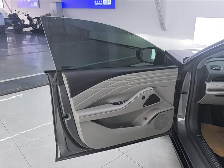 Фото 7 - Geely Galaxy Starshine 8 EM-i