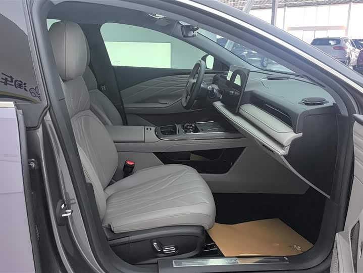 Фото 8 - Geely Galaxy Starshine 8 EM-i