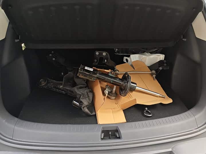 Фото 4 - BYD Yuan Up