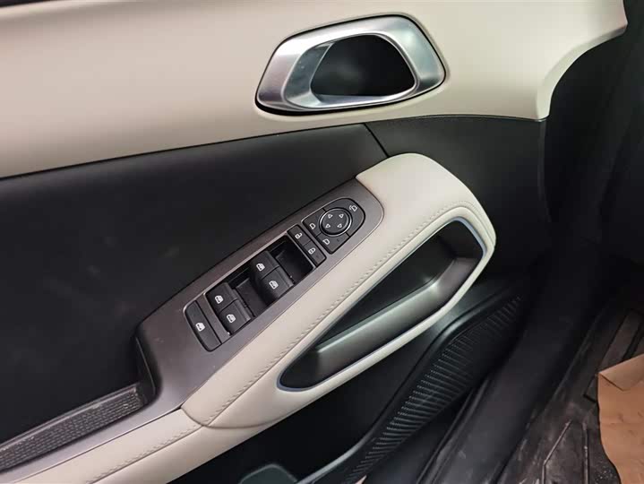 Фото 7 - BYD Yuan Up