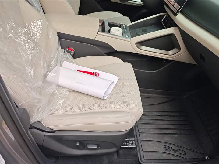 Фото 8 - BYD Yuan Up