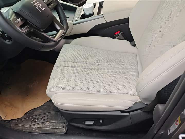 Фото 9 - BYD Yuan Up