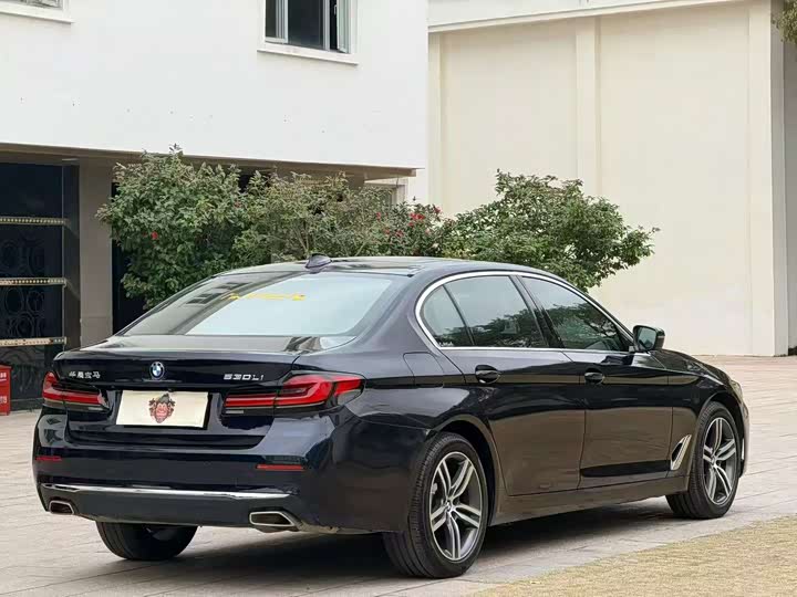 Фото 9 - BMW 5 Series