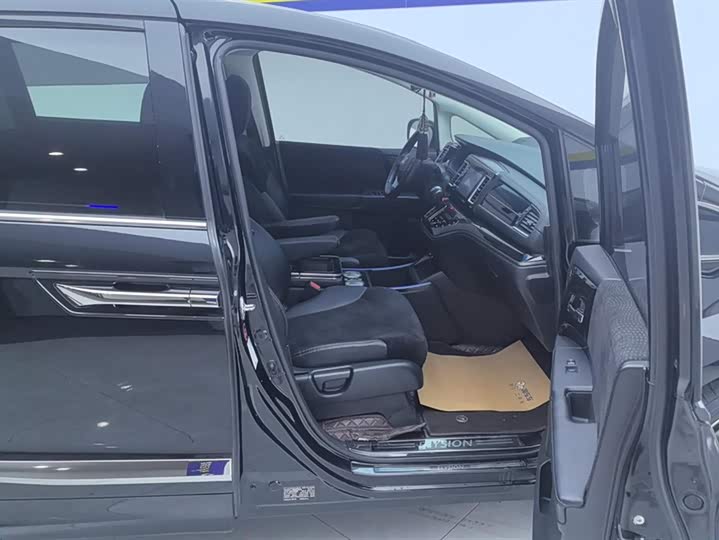 Photo 8 - Honda Elysion