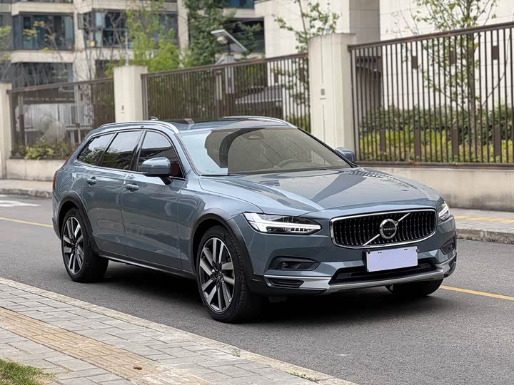 Фото 3 - Volvo V90