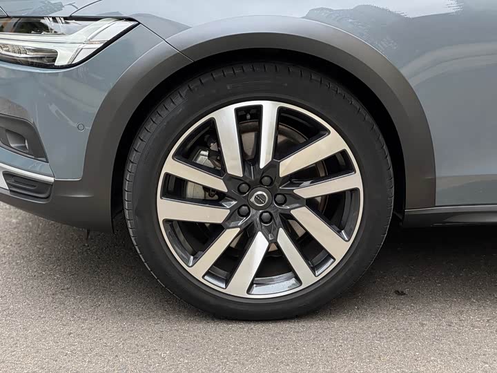 Фото 5 - Volvo V90