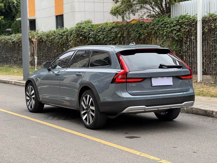 Фото 7 - Volvo V90